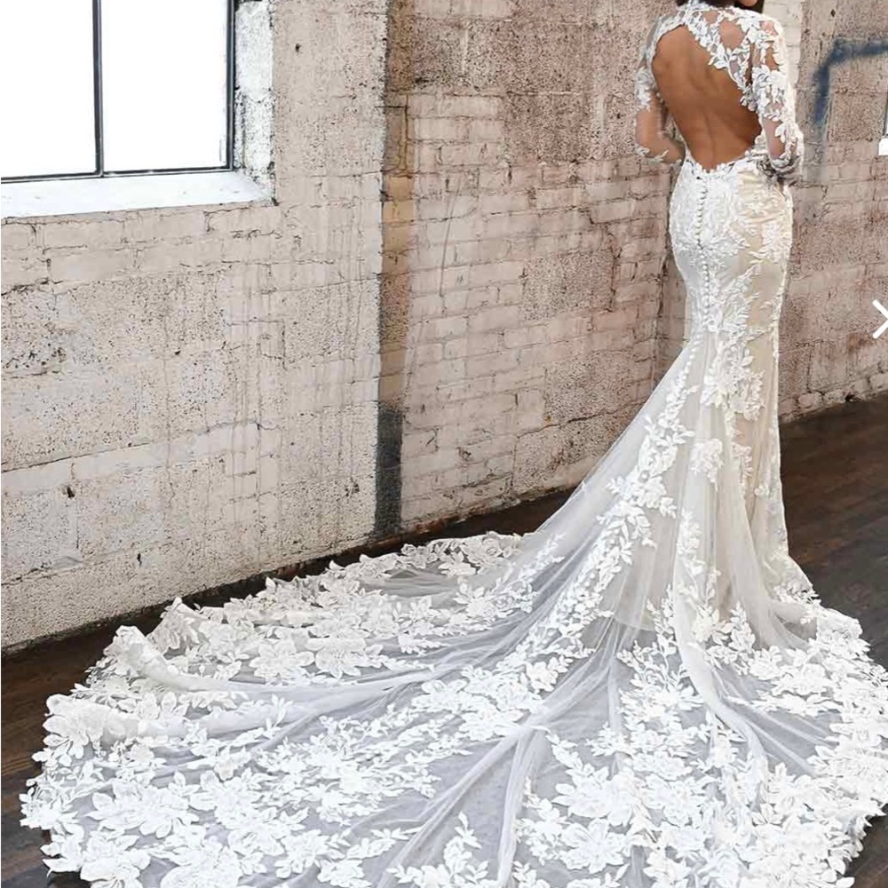 Martina Liana Style 1334 Wedding Gown - Picture 2 of 15